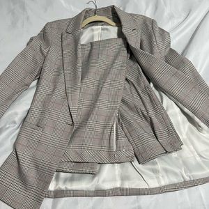 Women’s suit